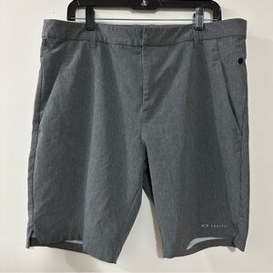 Oakley Performance Fit Men’s Gray‎ Shorts Size 36 RN 96548 EUC